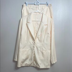 Elegant Peachy Cream Shorts & Blazer Suit Set